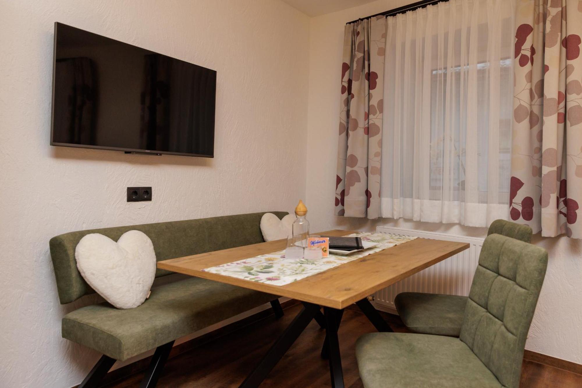 Apartmenthaus Goldeck Ried im Oberinntal Exterior foto