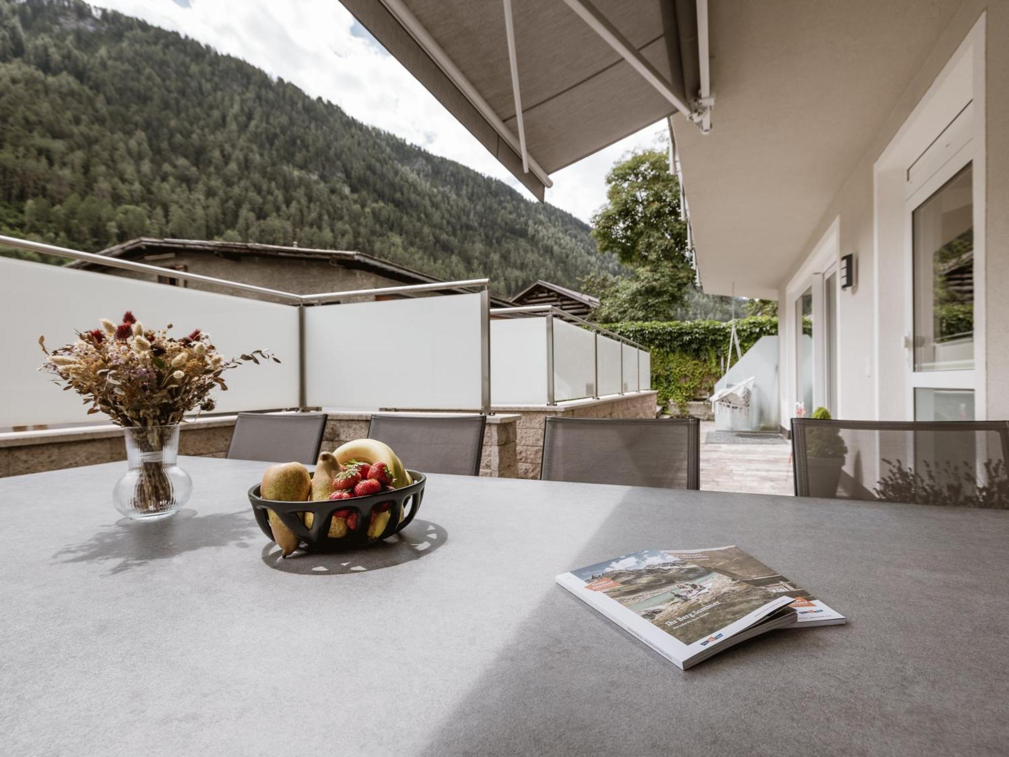 Apartmenthaus Goldeck Ried im Oberinntal Exterior foto